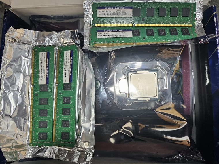 250415_unbox_4b5aea21794e880b43329d86fe4